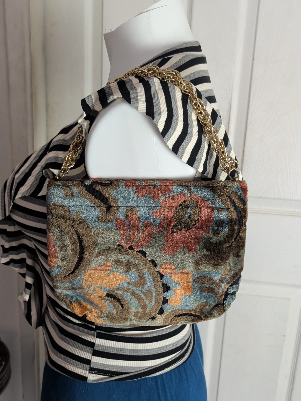 Vintage Embroidered Tapestry Carpet Bag Gold Chain Boho Evening Purse‎